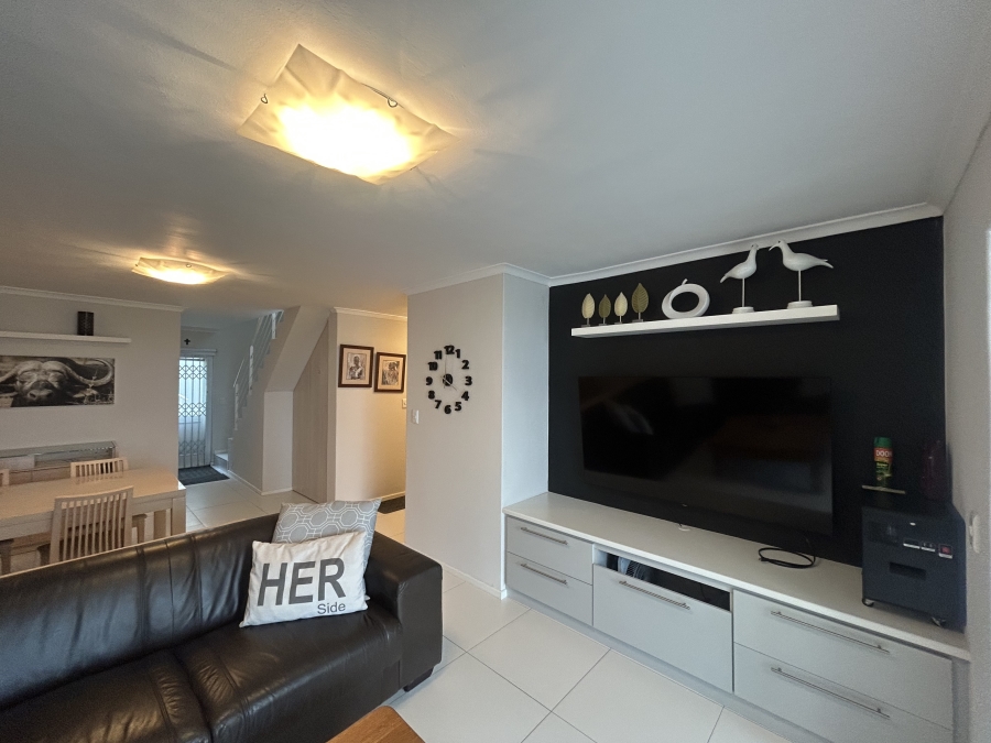 To Let 2 Bedroom Property for Rent in Big Bay Western Cape